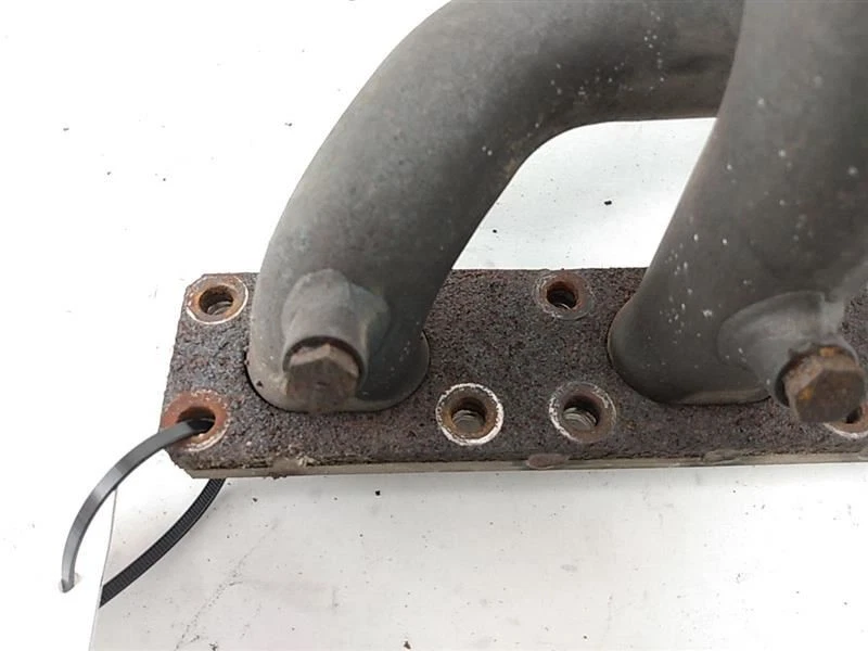 Colector de escape del motor BMW 318i E30 sedán para 1991-1996 Foto 3 de 4