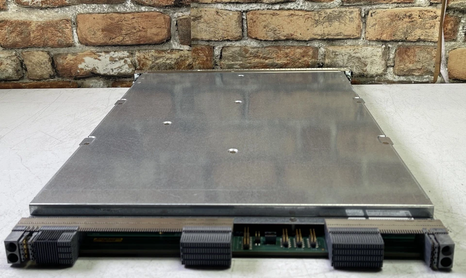 Módulo Juniper MPC-3D-16XGE-SFPP 16x10G Foto 3 de 4