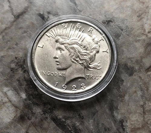 1923 SILVER PEACE DOLLAR IN CHOICE BU CONDITION!!