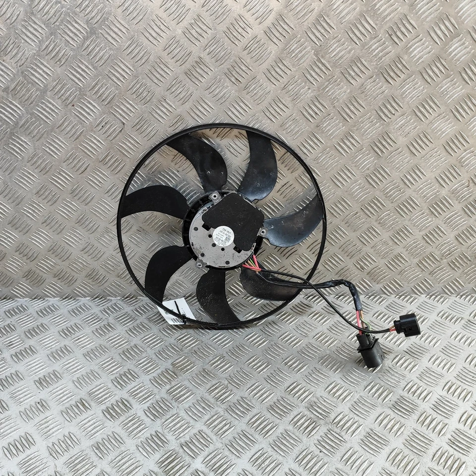 Ventilador de refrigeración del motor Audi A1 8x 5Q0959455AM 2.0 gasolina 170 kW 2015 31647707 Foto 2 de 4