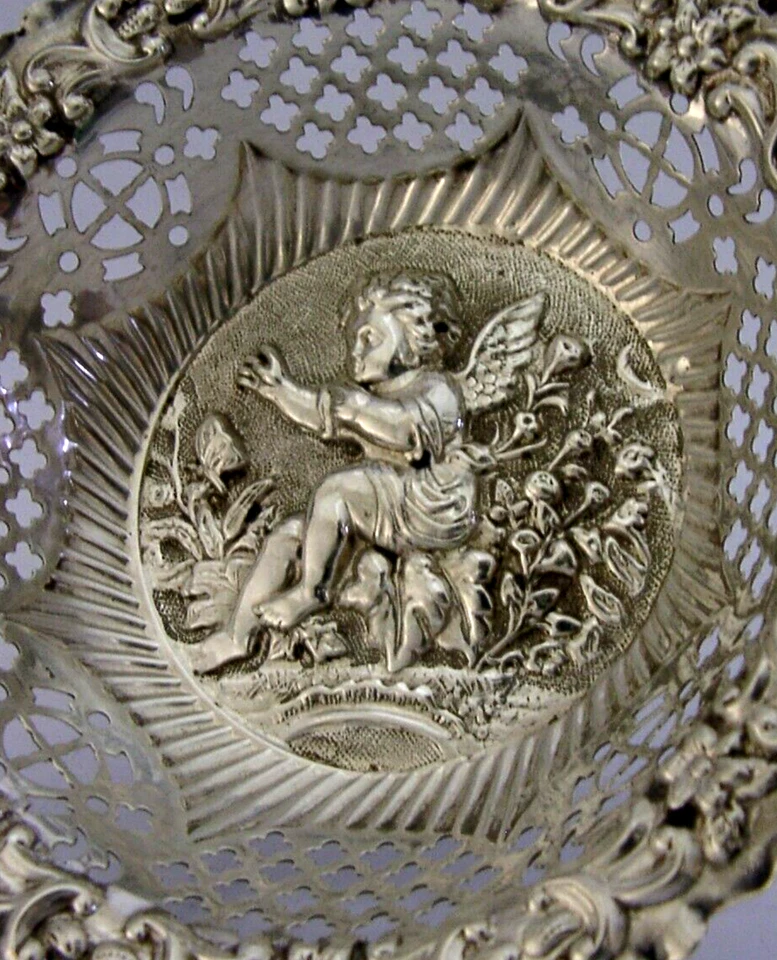 HERMOSO PLATO INGLÉS VICTORIANO PLATA ESTERLINA QUERUBÍN Y MARIPOSA 1897 ANTIGUO Foto 4 de 4