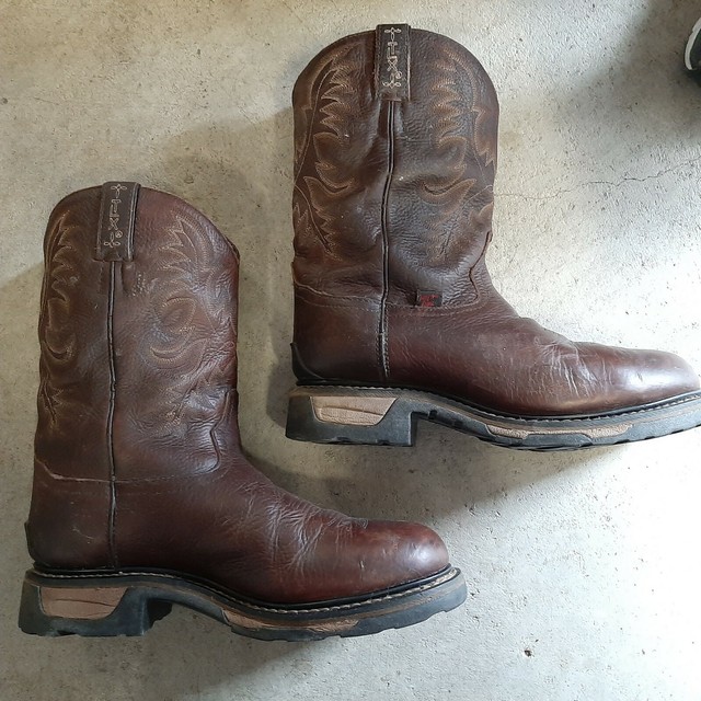 tony lama steel toe cowboy boots