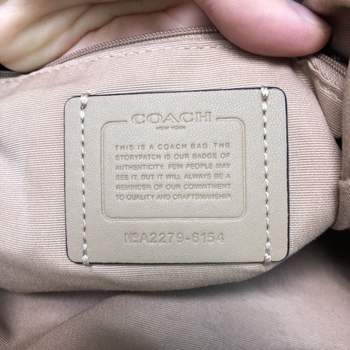 Coach Pennie Shoulder Bag Pebbled Leather Colorblock Chalk EUC No CB Strap - Picture 17 of 17