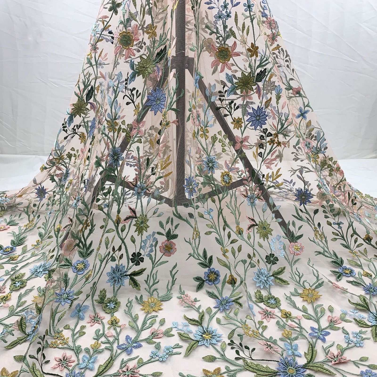 Tela de encaje de tul bordada floral flor silvestre multicolor confección de verano