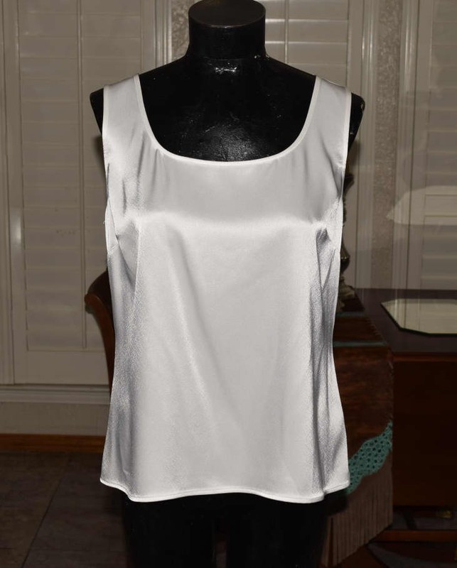 NWT LADIES BRIGHT WHITE SILK TANK TOP SIZE MEDIUM
