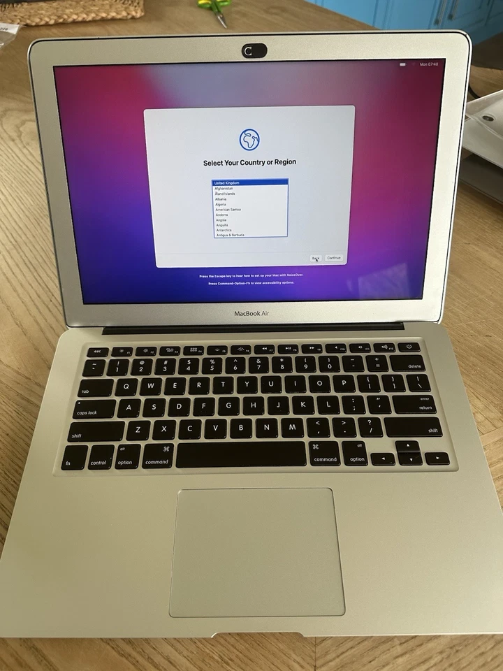 Apple MacBook Air 13" 2017 · i5 · 8GB · 1TB, photo 1 of 5