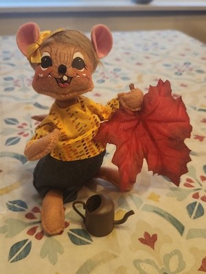 Annalee Mouse 2019 Autumn Fall Holding Leaf With Watering Can