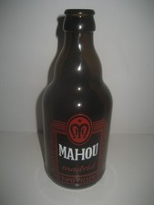 ANTIGUA BOTELLA CERVEZA MAHOU TIPO PILSEN, MADRID. SERIGRAFIADA EN ROJO, 33 CL.