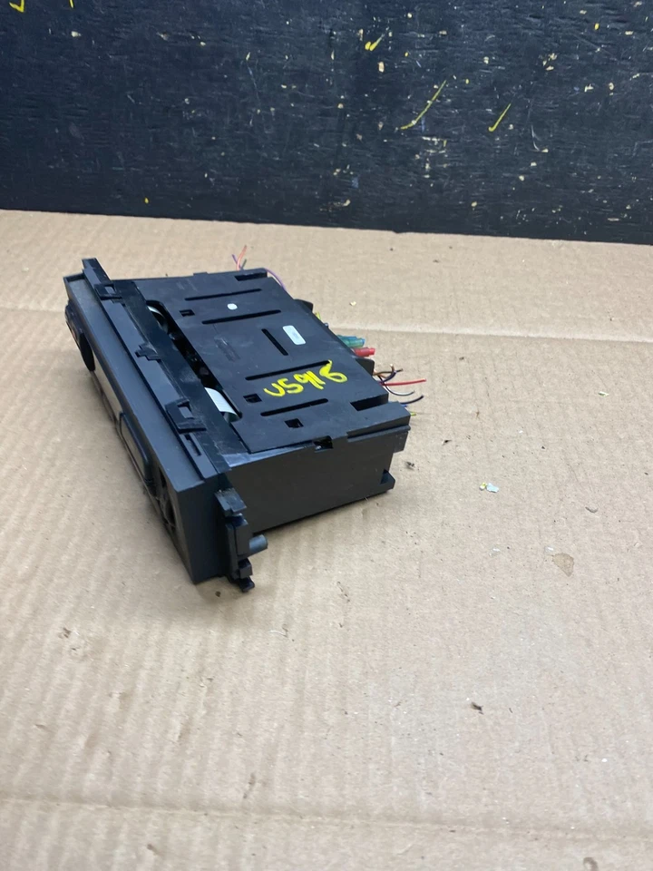 2003 to 2011 Ford Crown Victoria Marquis A/C Heater Climate Control u5918 DG - Image 3 of 4