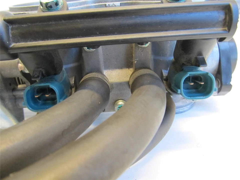 HONDA CB1000R CB 1000 R 2011 11 THROTTLE BODY BODIES INJECTORS INJECTOR Foto 3 de 4