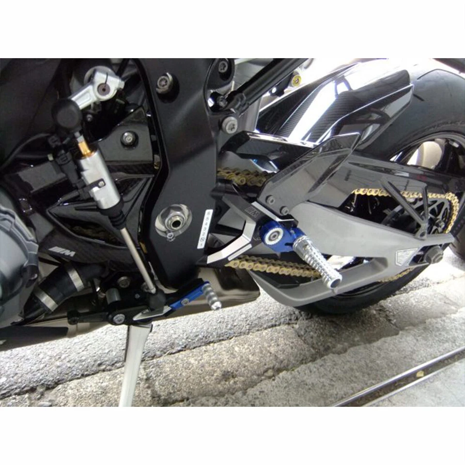 Reposapiés ajustable de fibra de carbono apto para BMW S1000RR 2019-2024 Foto 2 de 4