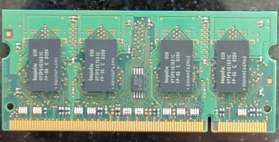 Hynix 1GB DDR2 RAM PC2-6400 800MHz non-ECC Unbuffered SODIMM HYMP112S64CP6-S6 - Image 2 of 2
