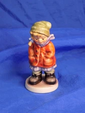 HUMMEL Goebel ALL BUNDLED UP 'Winterzeit' TMK8 2005 No Crazing VTG VGC