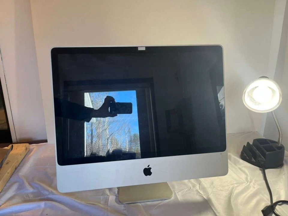 2008 Apple iMac 24" (Early 2008) A1225 Core 2 Duo 2.4GHz 4GB Desktop – Working - Image 2 of 4