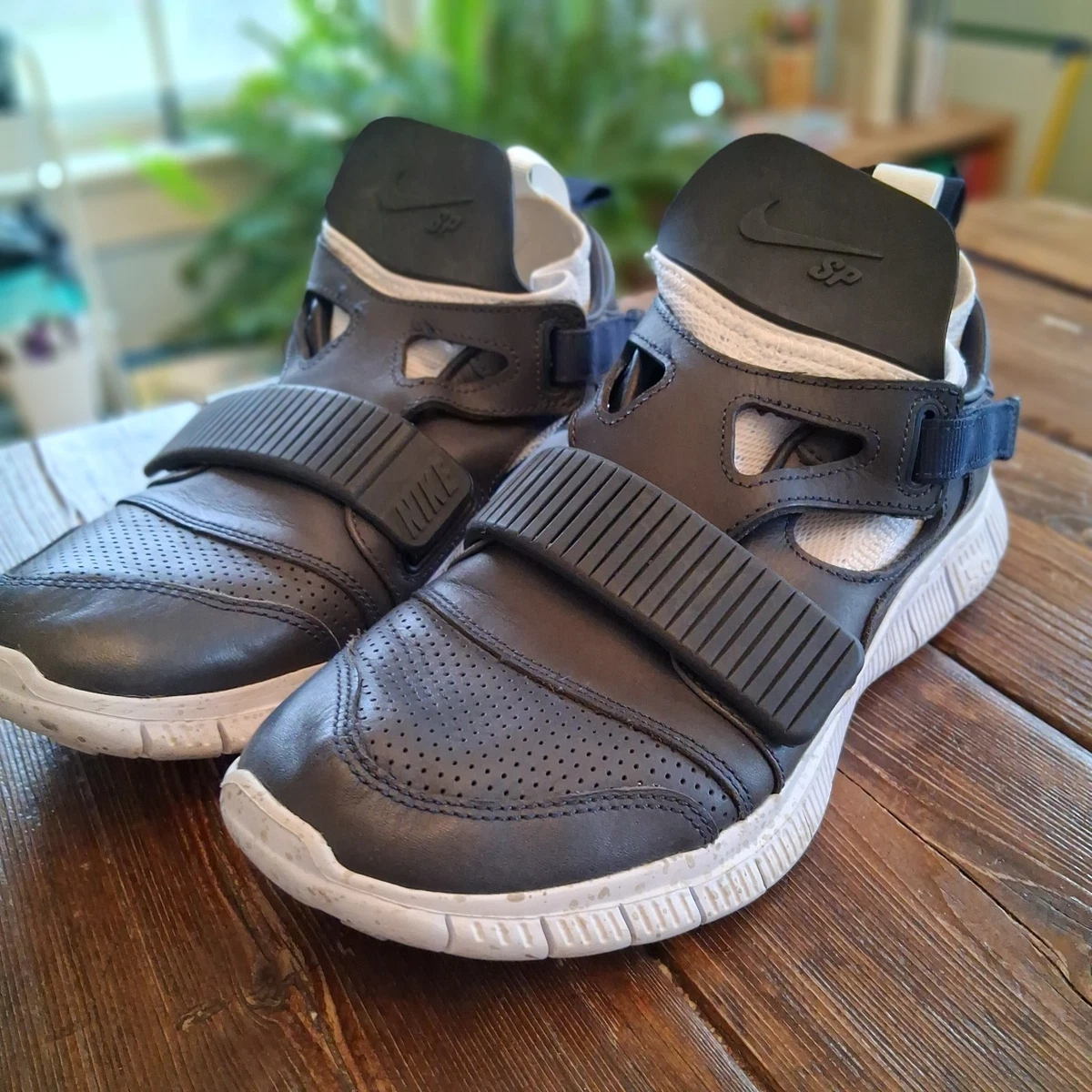 Nike Free Huarache Carnivore SP Obsidian for Sale | Authenticity