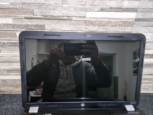 J270 HP Pavilion G6-1155sa 15,6 Zoll Intel Core i5-2410M Kein Strom schaltet Spa nicht ein - Bild 2 von 11