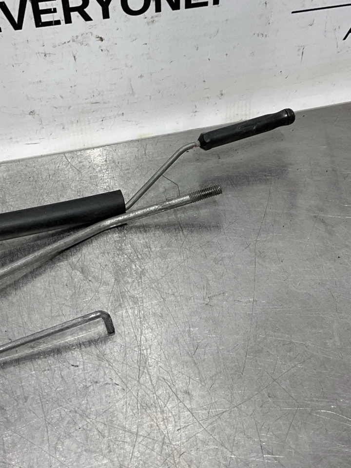 1997-2001 HONDA CRV CR-V Right Passenger Front Door Latch OEM - Image 3 of 4