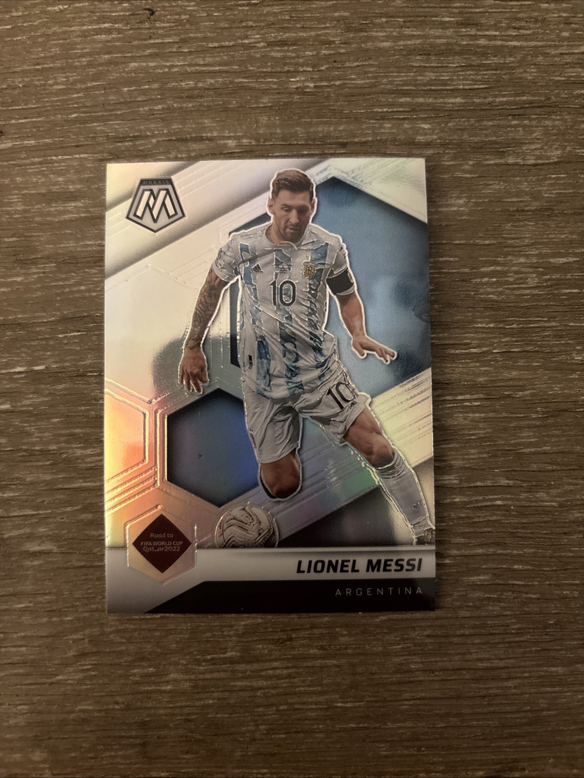 2021-22 Panini Mosaic FIFA Road to World Cup - Lionel Messi #10 Silver Prizm