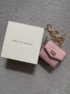 IDEAL OF SWEDEN Ava Mini Bag mit Kette für Apple AirPods Tasche Hülle