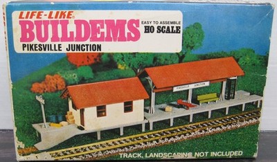 New Vintage HO Scale LIFE-LIKE BUILDEMS PIKESVILLE JUNCTION ~ No. 01347
