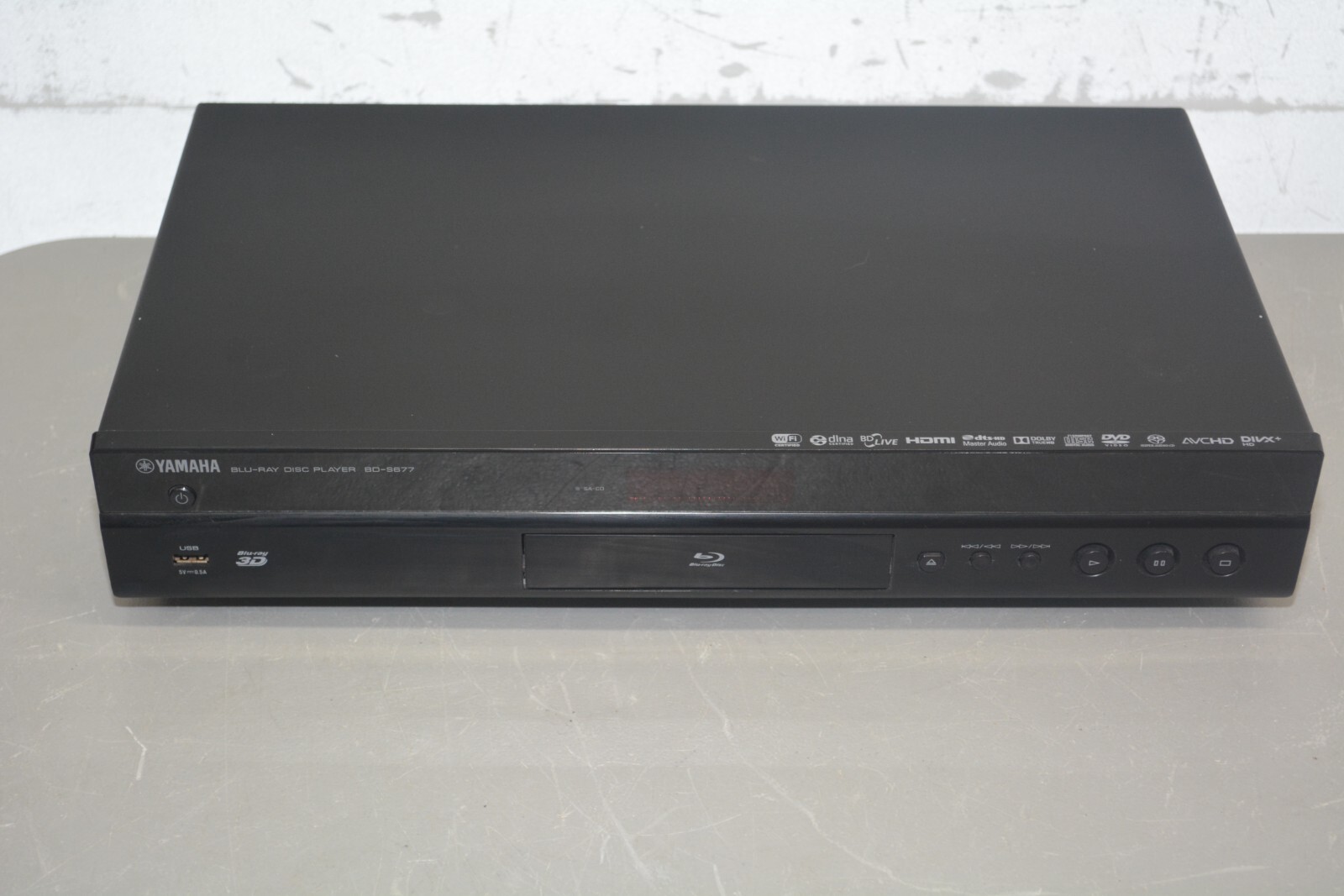 ^ Yamaha BDS677 Black USB HDMI Wired 3D Bluray Disc Player