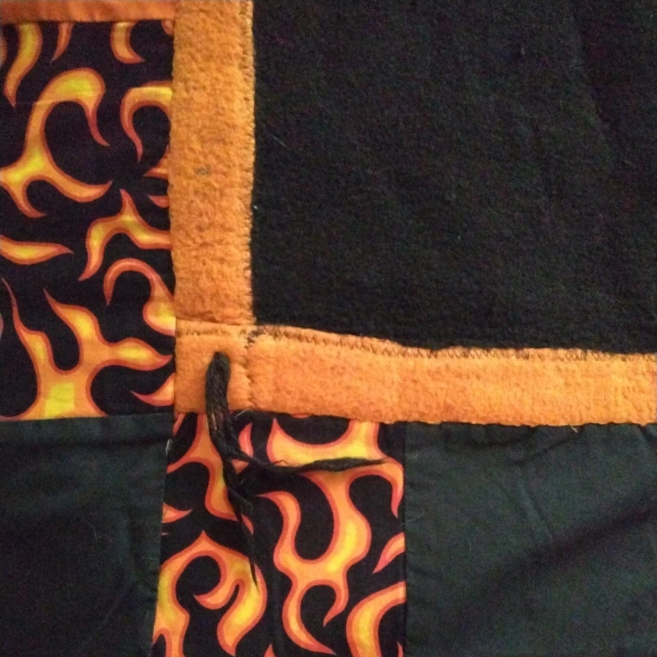 Manta hecha a mano acolchada Harley Davidson Quality para motocicleta negra y naranja PESADA  Foto 2 de 4