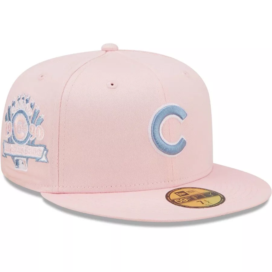 Pink hat cheap cubs fan