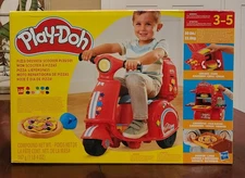 NEW! Hasbro Play-Doh Pizza Delivery Scooter Bike Ride-on Playset Sealed