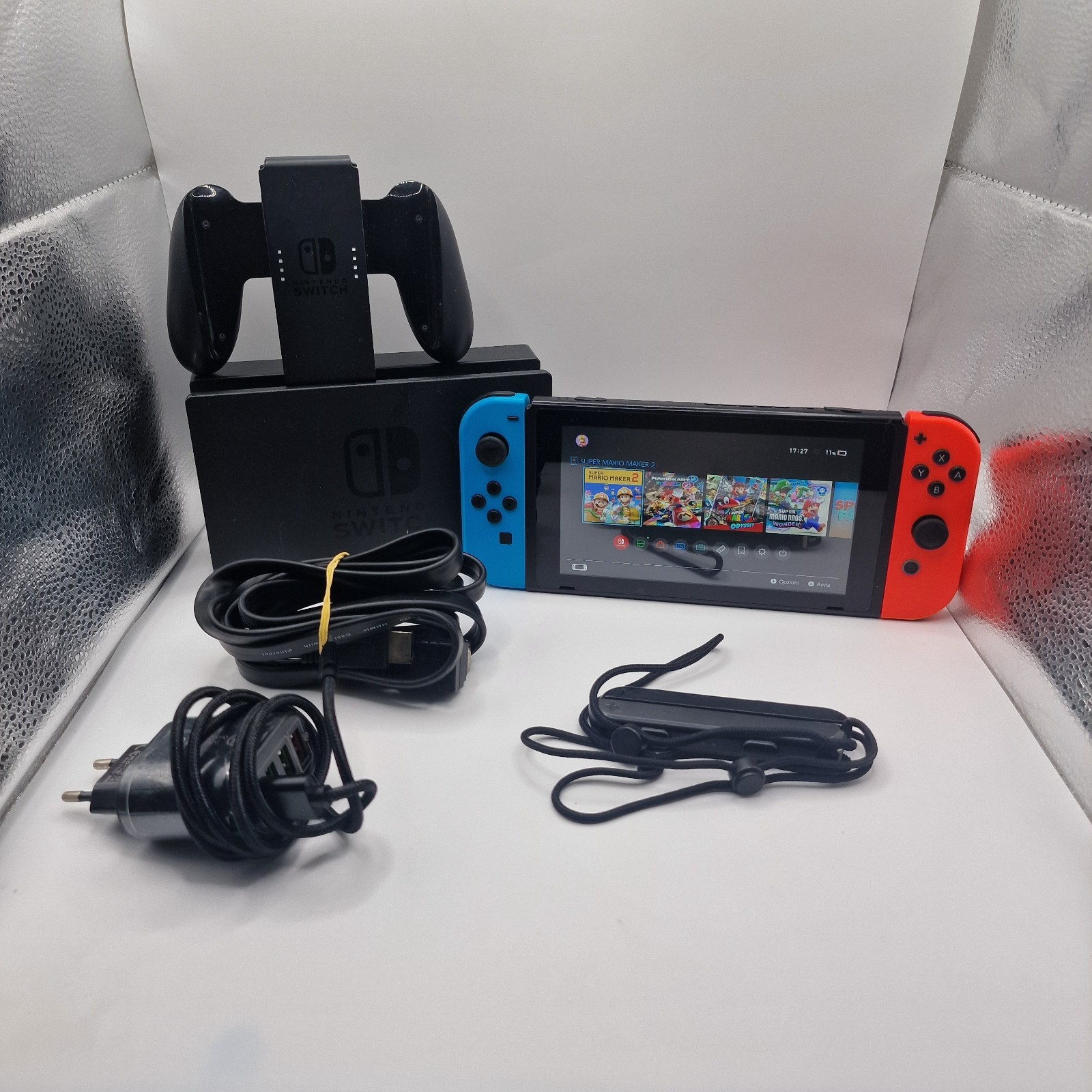 Nintendo Switch 32 GB V2 Blu e Rossa funzionante + caricatore cavo HDMI Dock