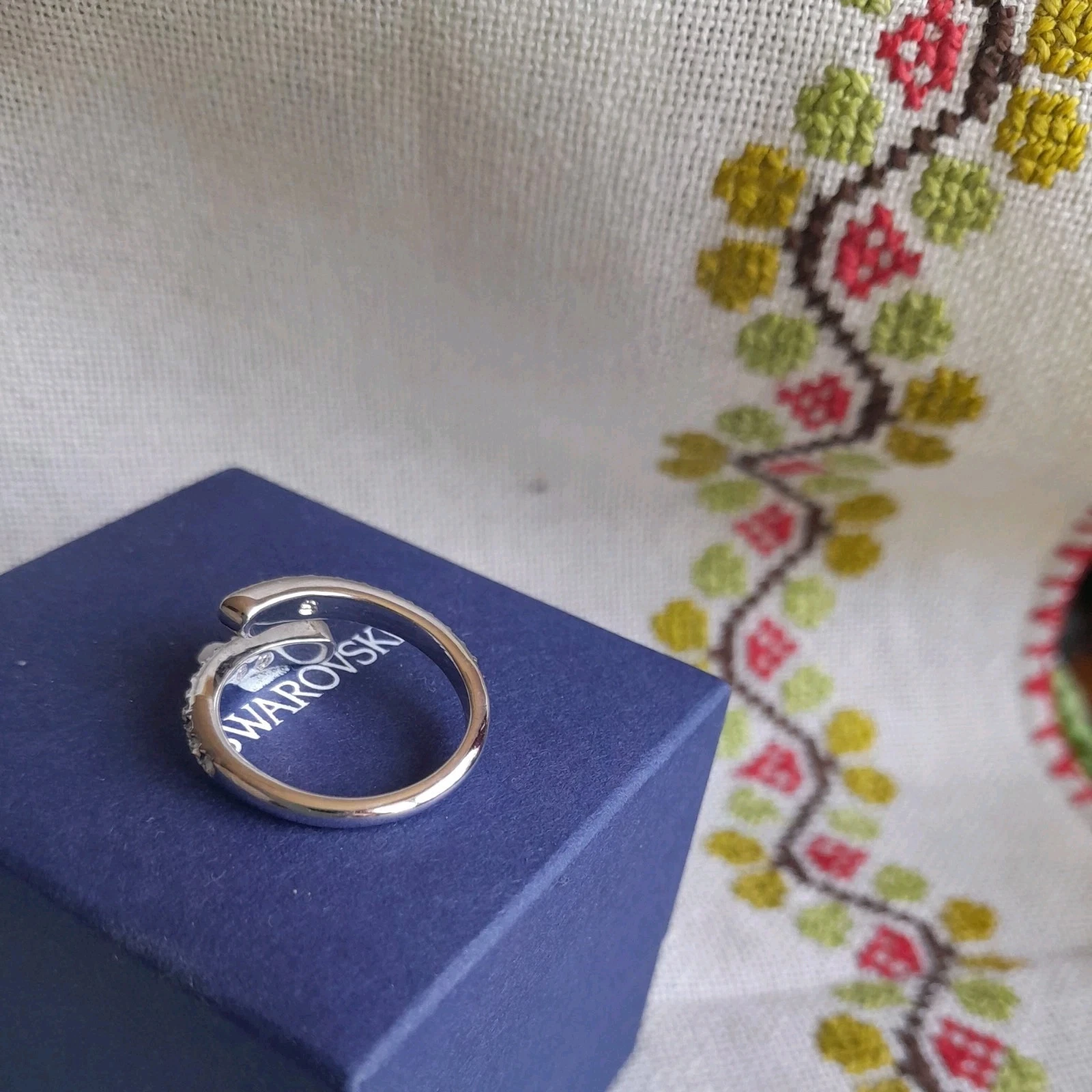 Anello in cristallo Swarovski con scatola [2]