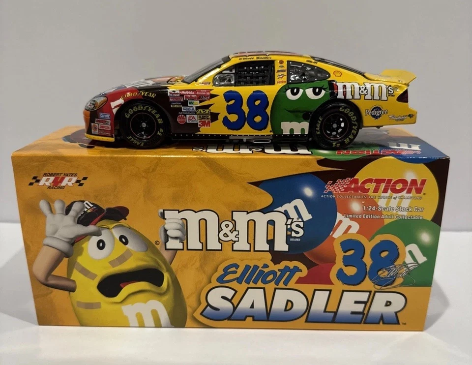 Lote de 2 coches NASCAR de acción edición limitada M&M escala 1/24 Elliot Sadler #38 Foto 2 de 4