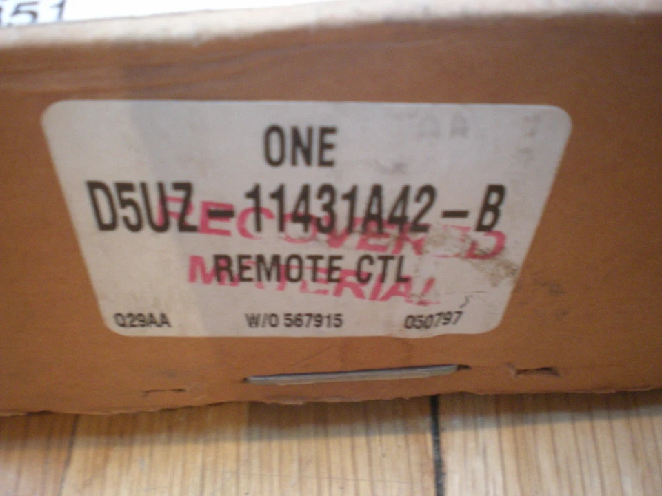 NOS 1975 - 1989 福特 E100 E250 E350 后门锁 D5UZ-11431A42-B — 第 2/2 张图片