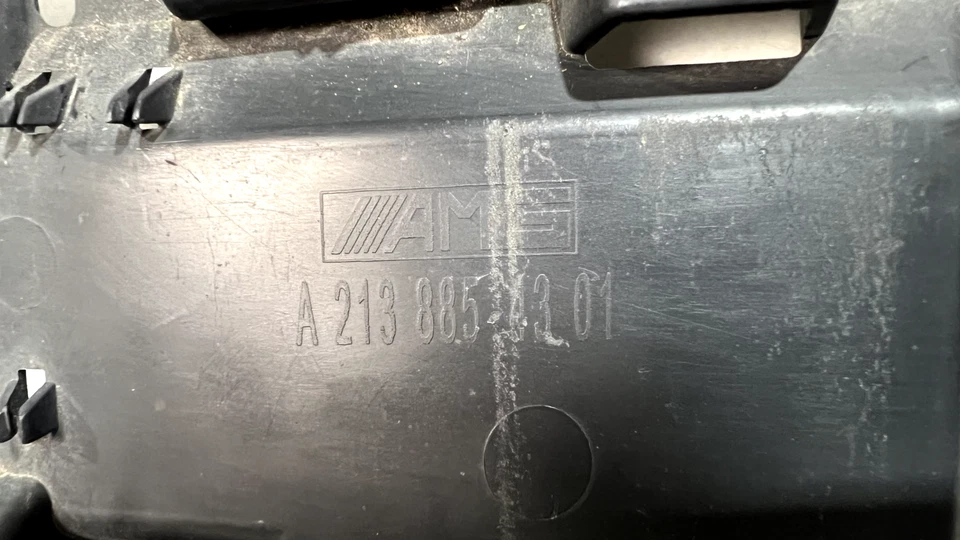 Soporte de cubierta de parachoques trasero Mercedes-Benz E300/E400 2017-2019 | central | sedán OEM Foto 4 de 4