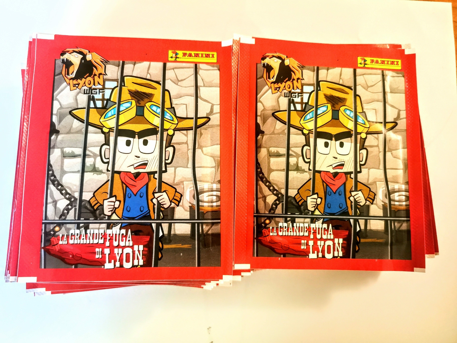 LYON 2 la grande fuga 50 bustine figurine Panini 2021