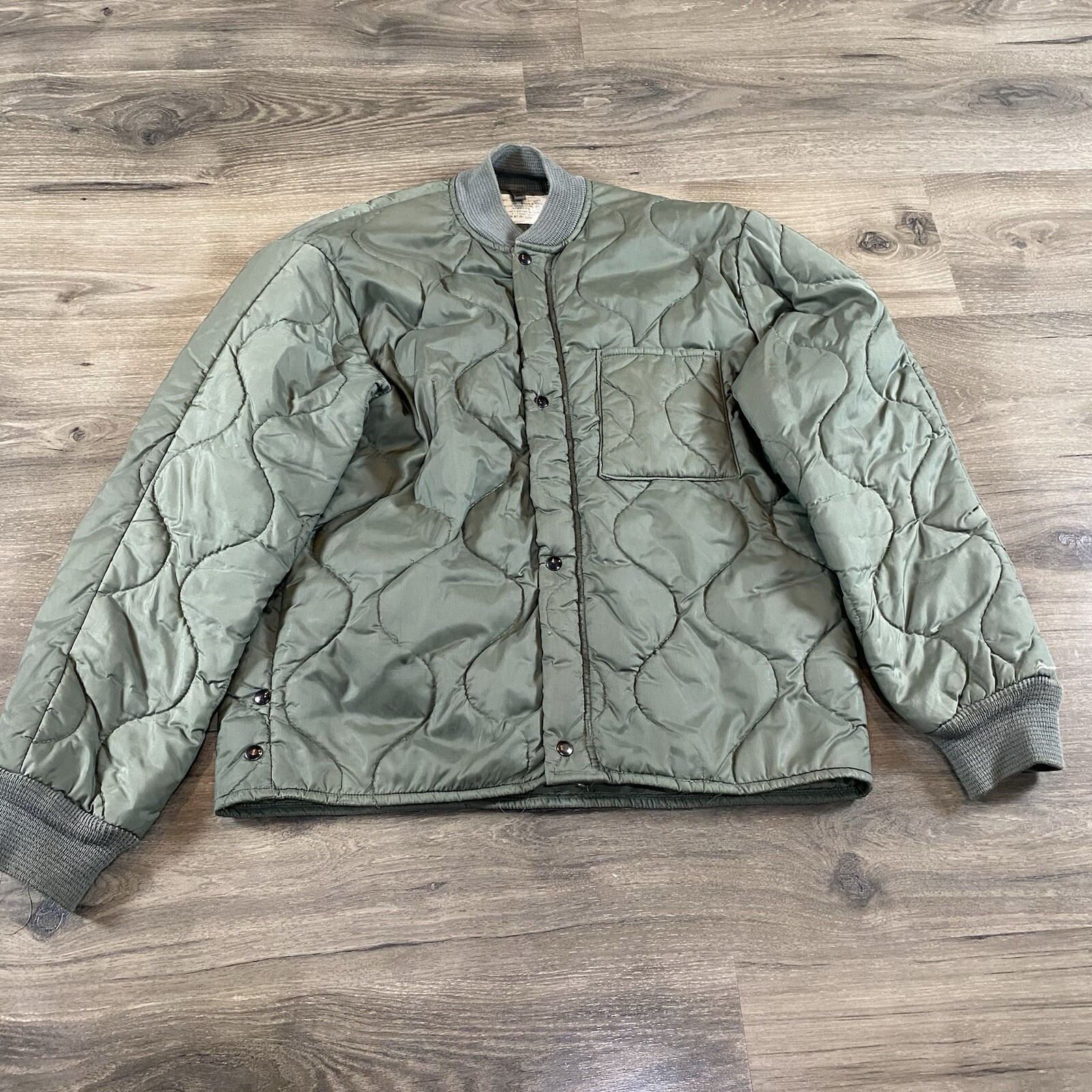 Genuine US Air Force USAF Flyers CWU-9/P Men’s Medium Quilted Liner Jacket Green