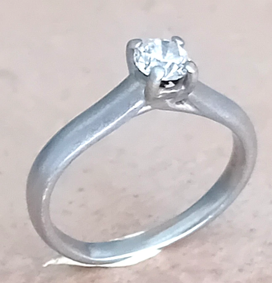 Bague De Mariage 'Chérie' Or Gris 18K - Diamant Solitaire 0,72 Ct - Taille 55 - Neuf Dôme