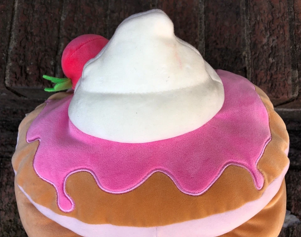 Squishmallows Sawtelle Grande 18" Fresa Shortcake Panqueque Foto 3 de 4