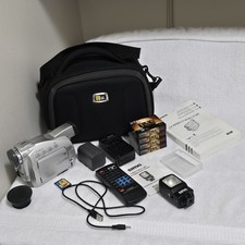 Canon ZR70 MC MiniDV Camcorder Bundle 22x Optical Zoom SD NTSC Works Great