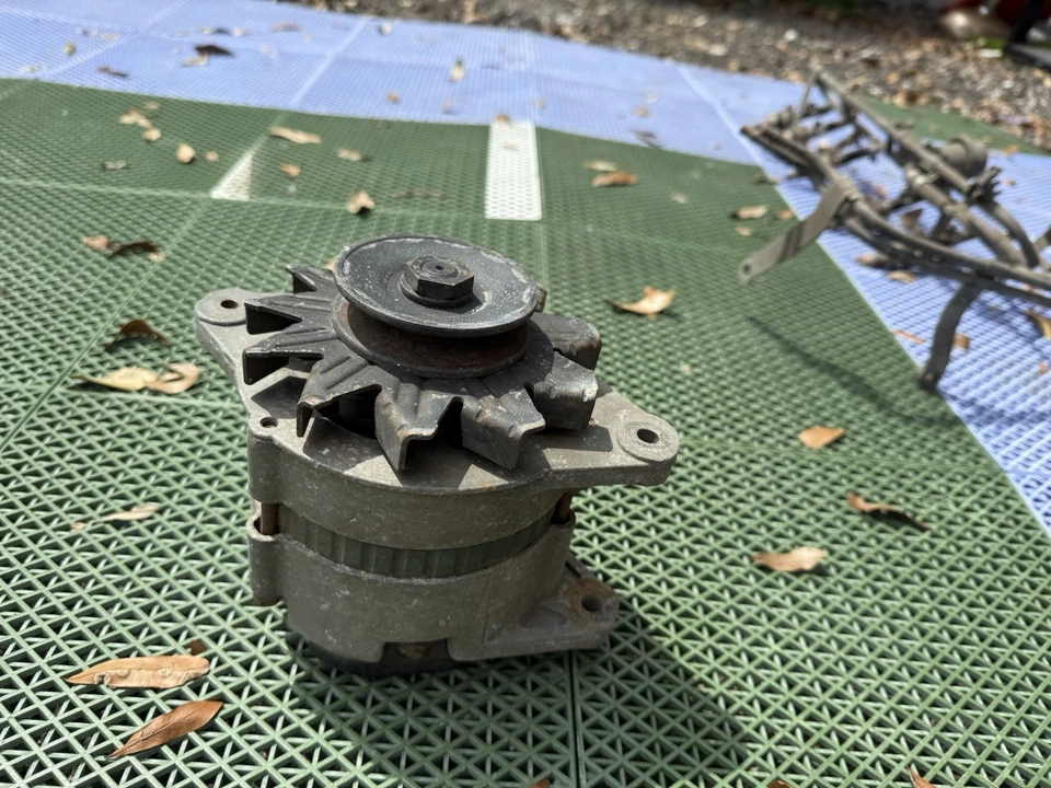 81-83 Datsun 280zx Alternator L28 - Image 2 of 3