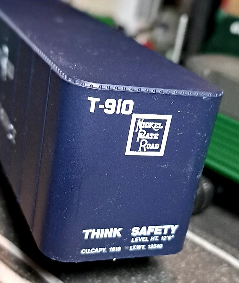 PLACA DE NÍQUEL ROAD RTR HO= 1/87 CONSTRUÍDA 32'TRAILER-SEMI PORCO SERVIÇO-LAYOUT AZUL NKP - Imagem 2 de 4