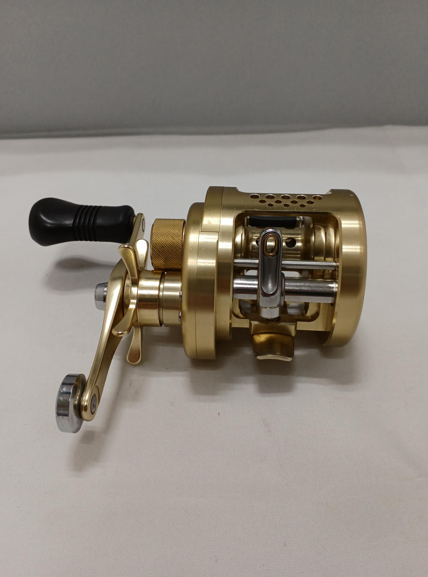【Molly】 シマノ CALCUTTA CONQUEST 300F Shimano Calcutta Conquest 300F Right Handle Baitcasting Reel