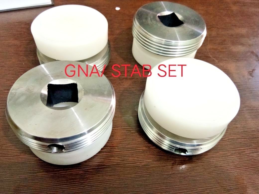 防具 333 JCB METAL WEAR PAD FOR STABILISER LEG, SET OF 4 PCS. (NO