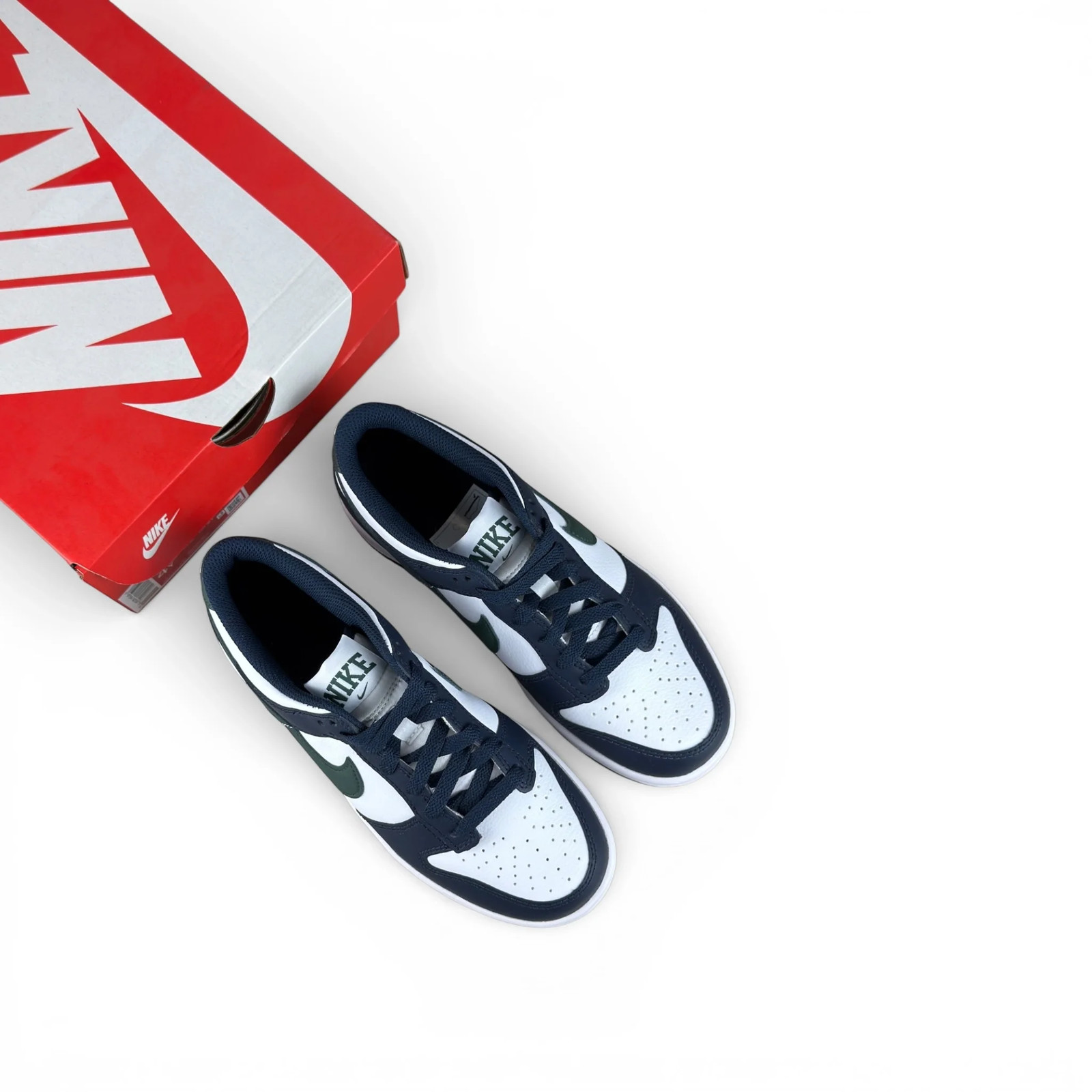 Nike Dunk Low Obsidian Vintage Green (GS) EU 36.5 image 4