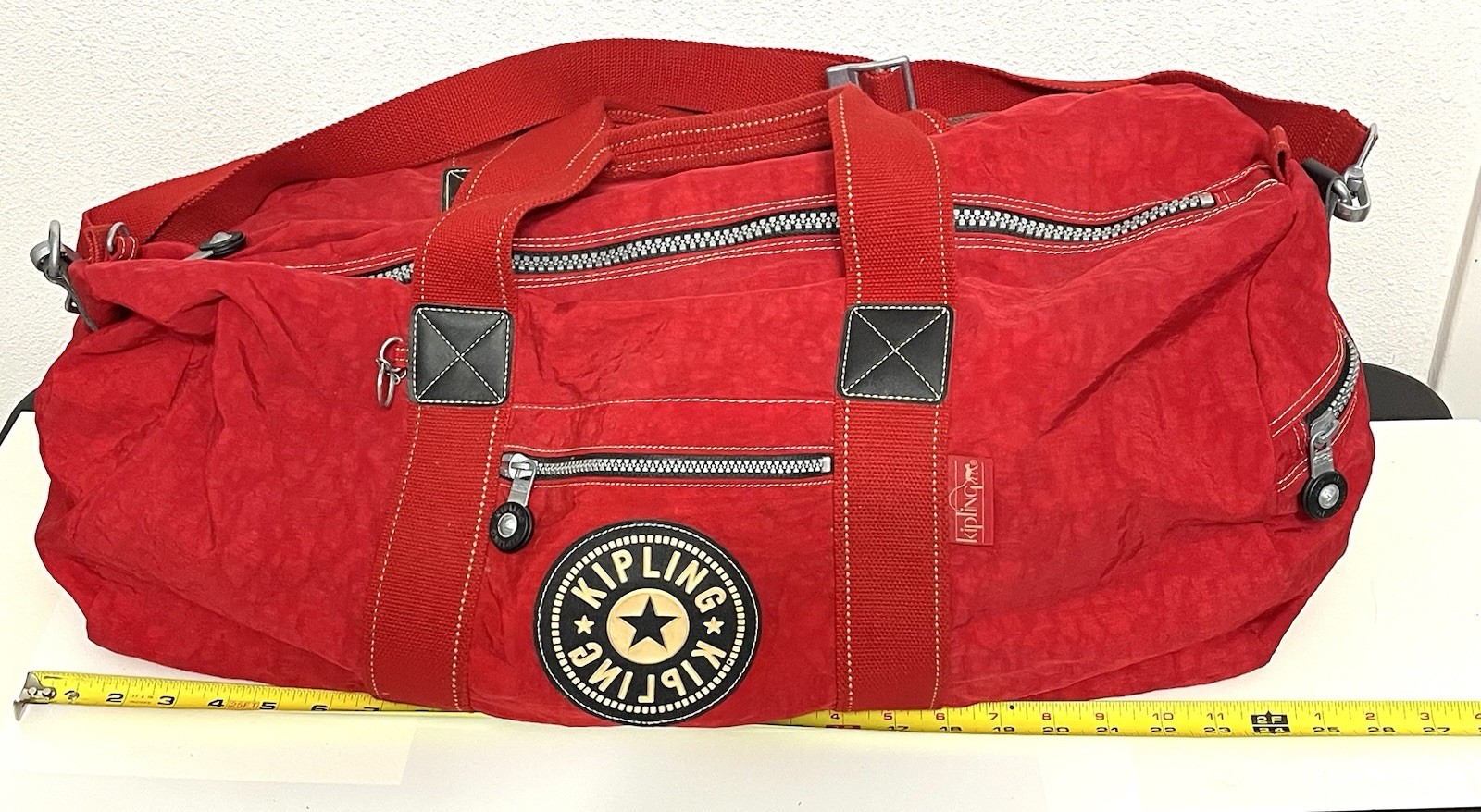 VTG. Kipling Duffle Bag Large Red Nylon Expandable Travel Weekend Zip