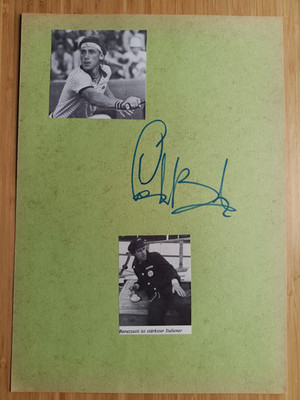 Barazzutti, Corrado. Autograph signature on a4 sheet, with photo.