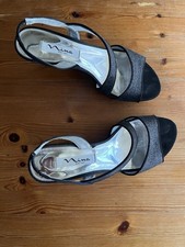 NINA heeled sandals. Black W/sparkly