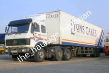 THH Truck Photos - Mercedes Benz Southern British Road Services BRS Lyons Cakes.
