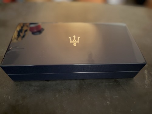 2017 - 2023 Maserati Levante Box W Aluminum Paperweight OEM - Foto 6 di 12