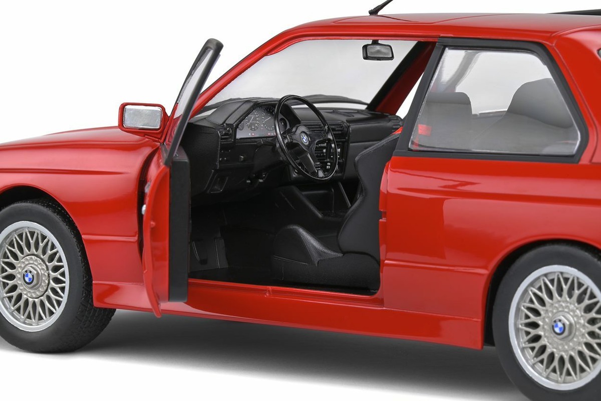 BMW M3 E30 レッド 1/18 Genuine BMW E30 M3 Miniature 1:18 Scale Model Car - Red