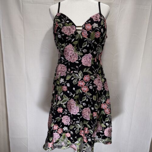 Abito donna Guess 14 ricamato aderente e svasato a rete floreale boho stravagante gotico